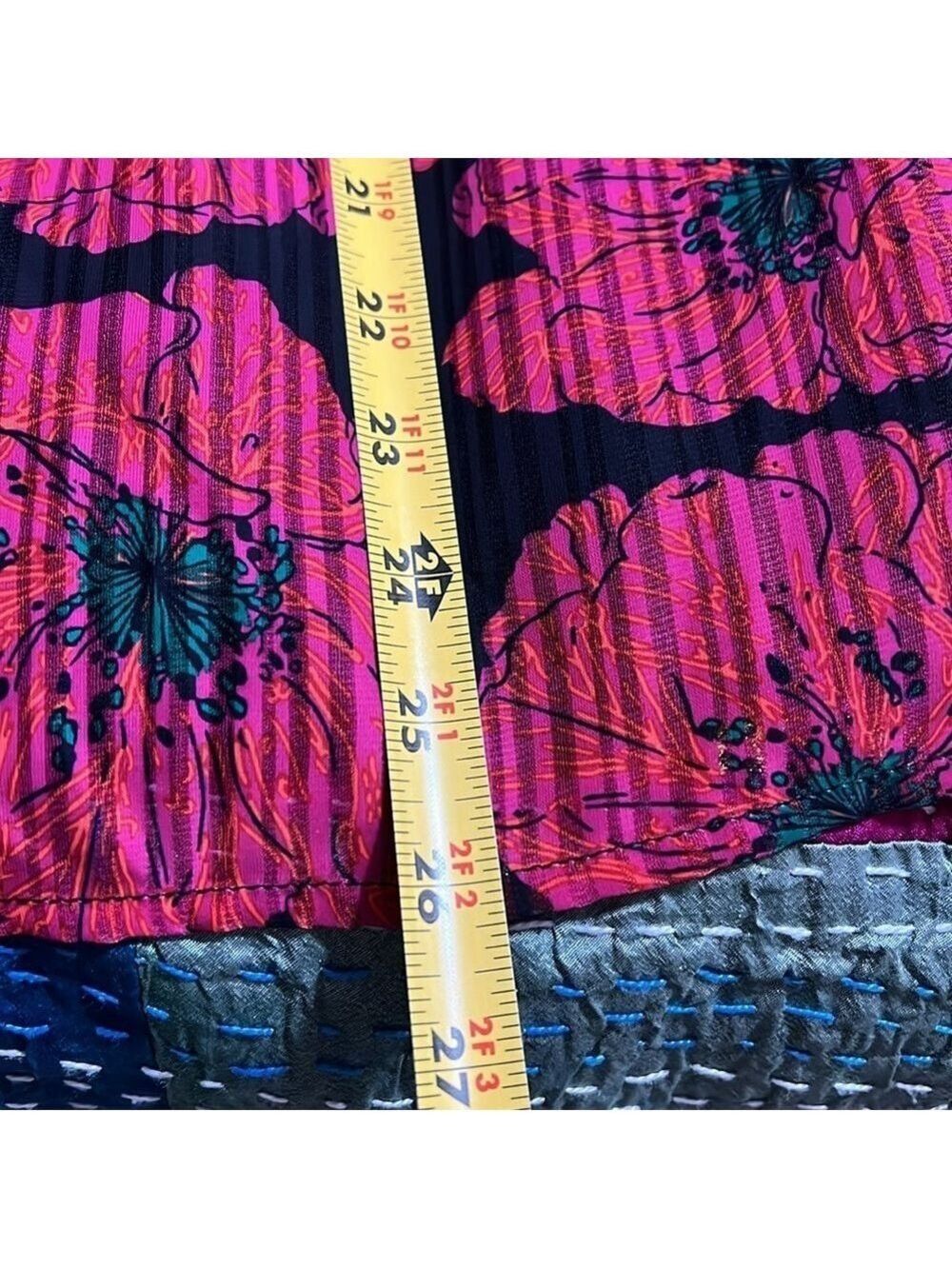 JADE flutter top. XL. Black with fuschia floral design. Fully lined. - Picture 7 of 9